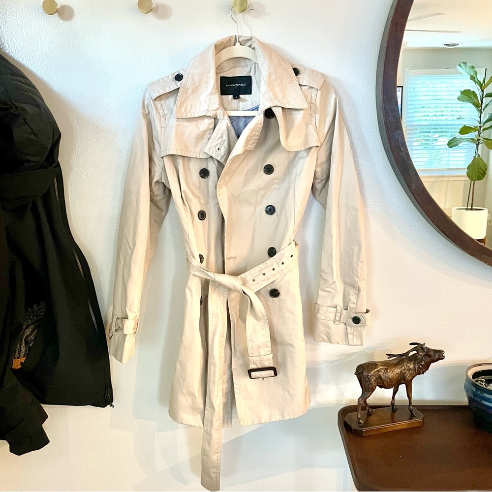 Banana Republic trench coat size S